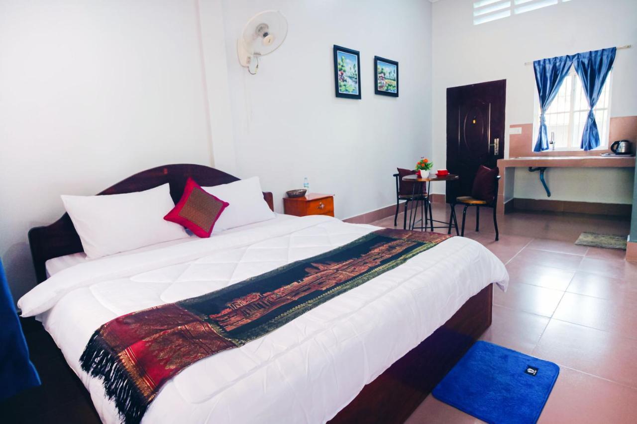 Lea'S Guesthouse And Restaurant Kampot Exteriör bild