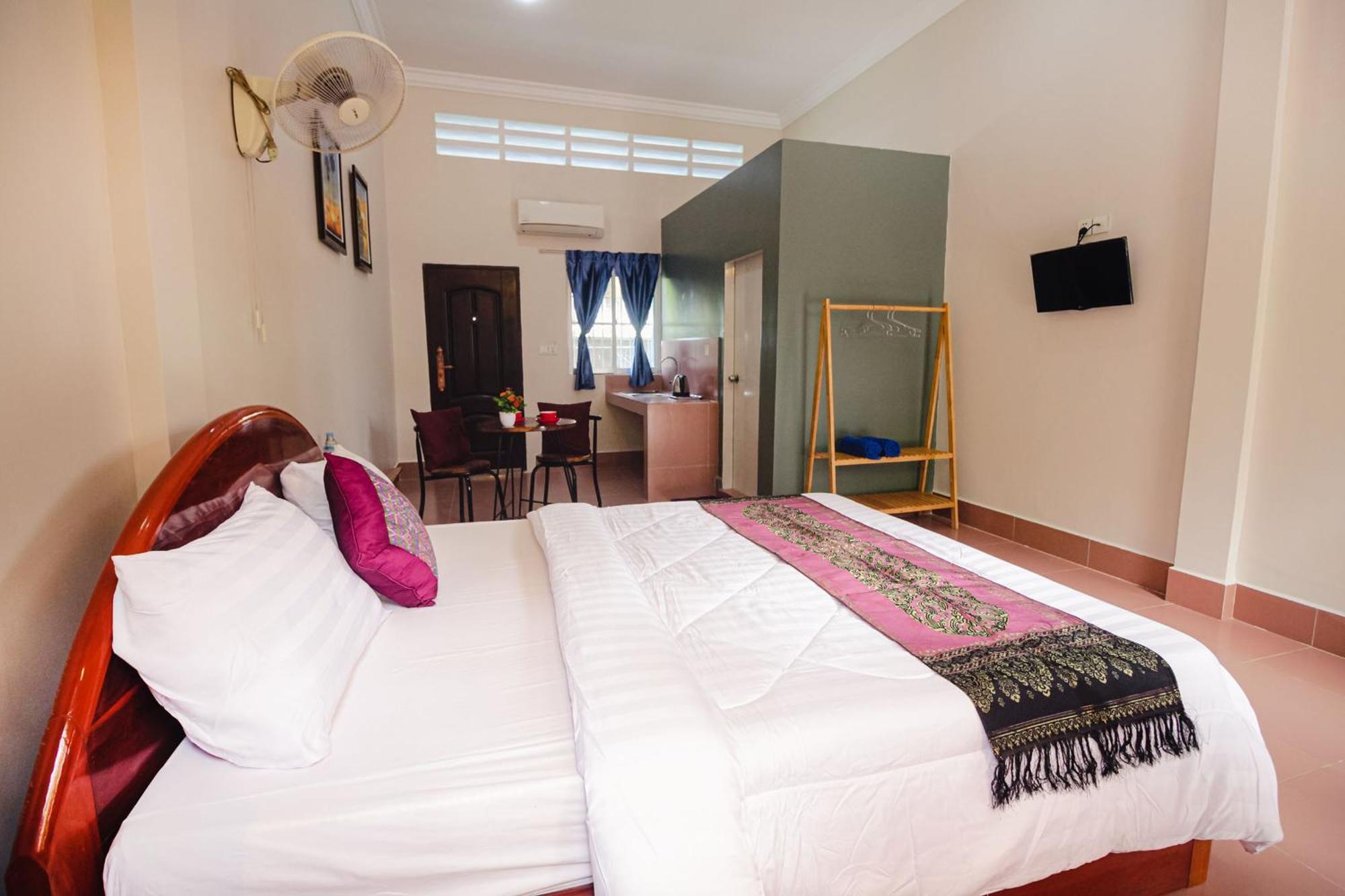 Lea'S Guesthouse And Restaurant Kampot Exteriör bild