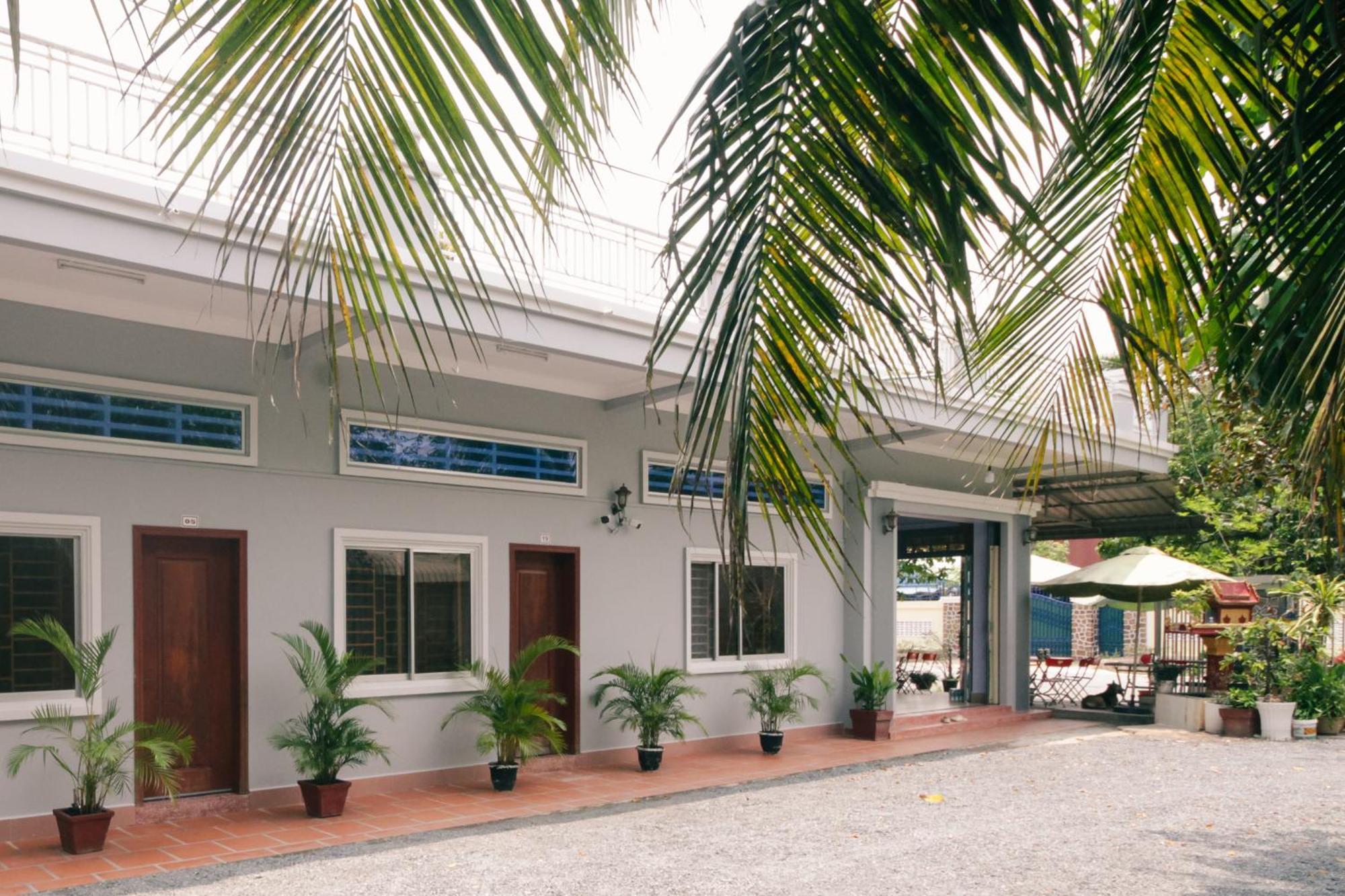 Lea'S Guesthouse And Restaurant Kampot Exteriör bild